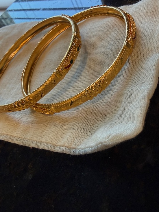 Jewelry - Gold-Tone Textured Women's Bangle Bracelet Set - Elegant Stacking Bangles